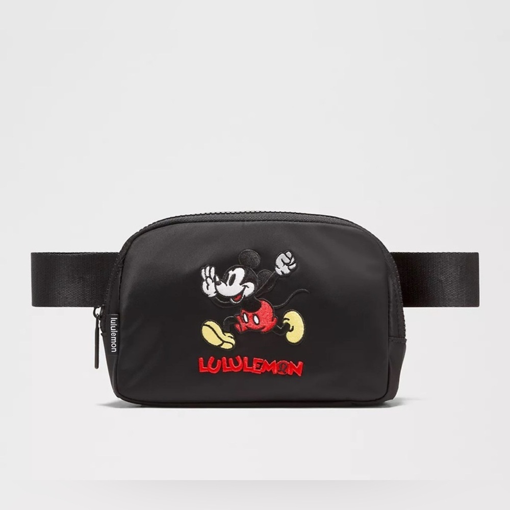 NWT-DisneyXLululemon Everywhere Belt Bag Long Strap 1L Mickey in Motion